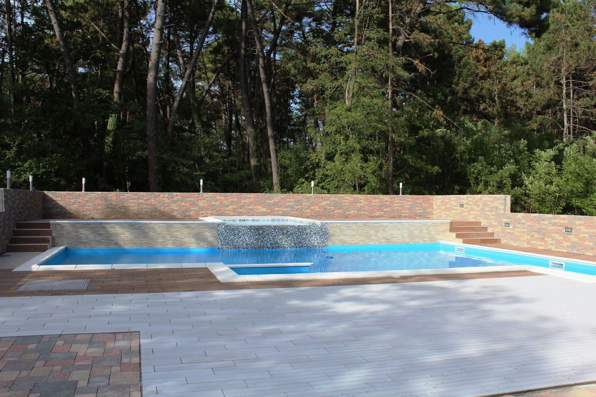 Hotel Ivona Medjugorje Exterior photo